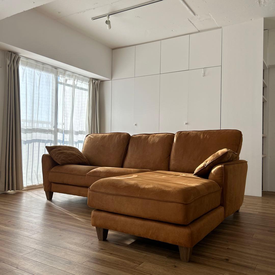 ②関家具コロンバス左カウチソファー（向かって右側）