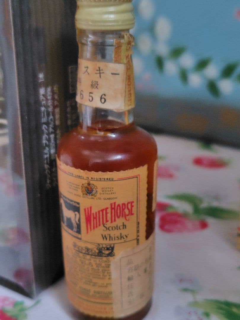 ジャックダニエル　50ml ホワイトホース　左馬ラベル　ミニボトル　グラスセット