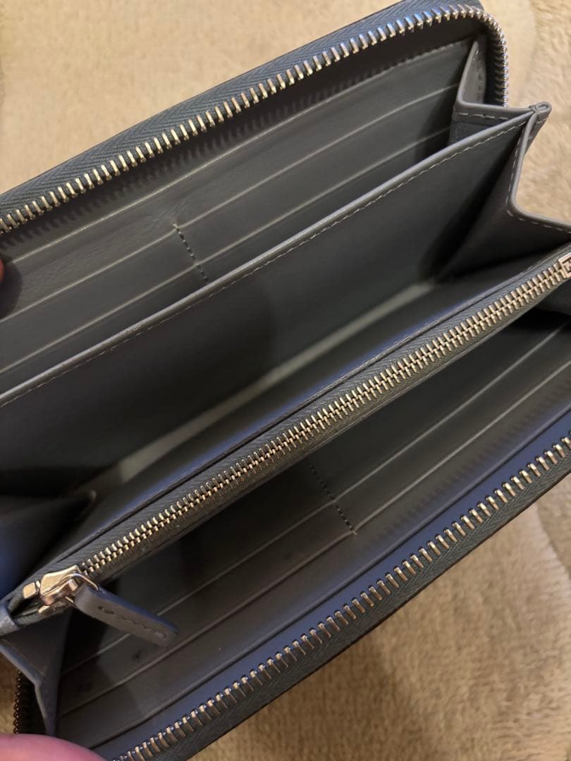 FENDI ピーカブー長財布