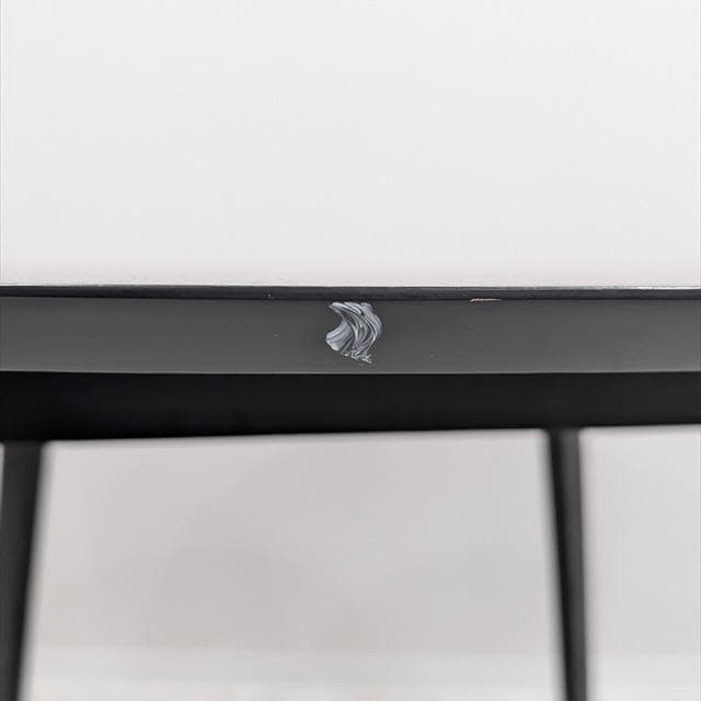 ブラックモダンラウンドダイニングテーブル