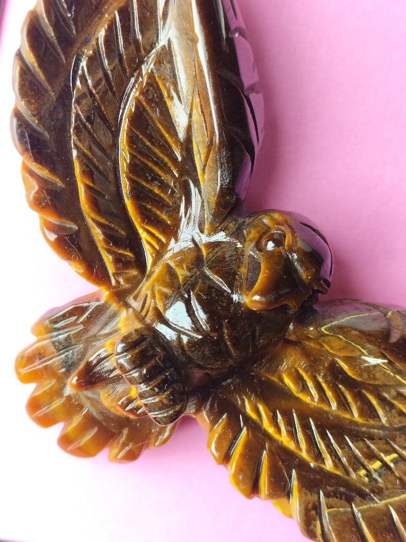 天然石 虎目石 の 鷲(わし)の置物です。サイズは約115㍉でランクは5A！