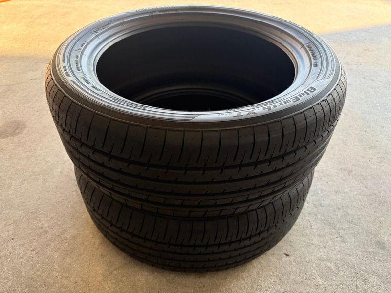 新品 215/50R18 ヨコハマ ブルーアースXT AE61 2本セット
