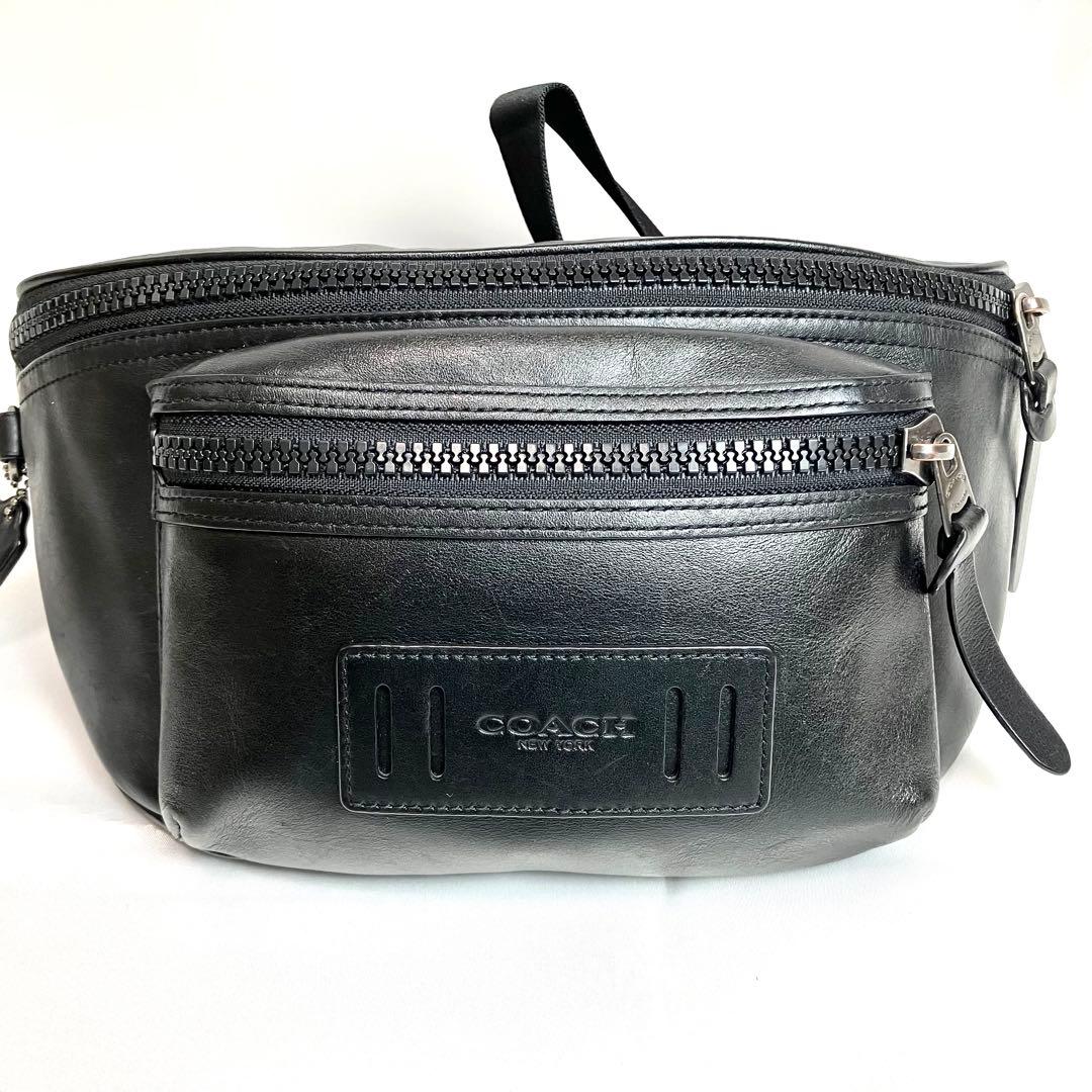 【美品】コーチ　ウエストバッグ　オールレザー　ロゴ　チャーム　ブラック