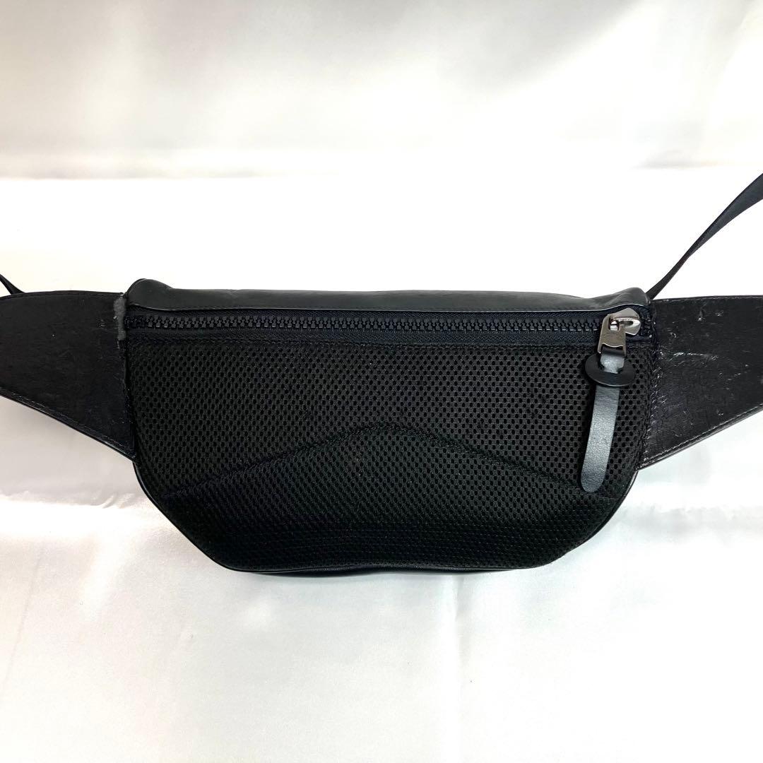 【美品】コーチ　ウエストバッグ　オールレザー　ロゴ　チャーム　ブラック