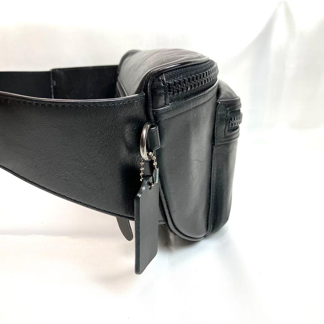 【美品】コーチ　ウエストバッグ　オールレザー　ロゴ　チャーム　ブラック