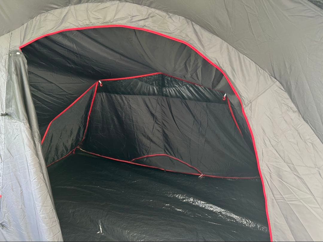 Quechua（ケシュア） エアーテント 4人用 ドーム型　【ポンプ付き】