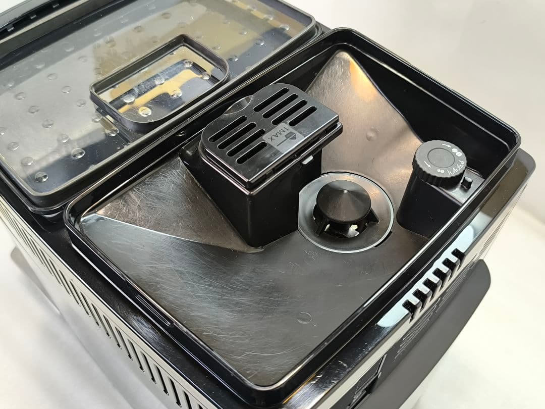 デロンギ　コンパクト全自動コーヒーマシンマグニフィカS ECAM22112B　2