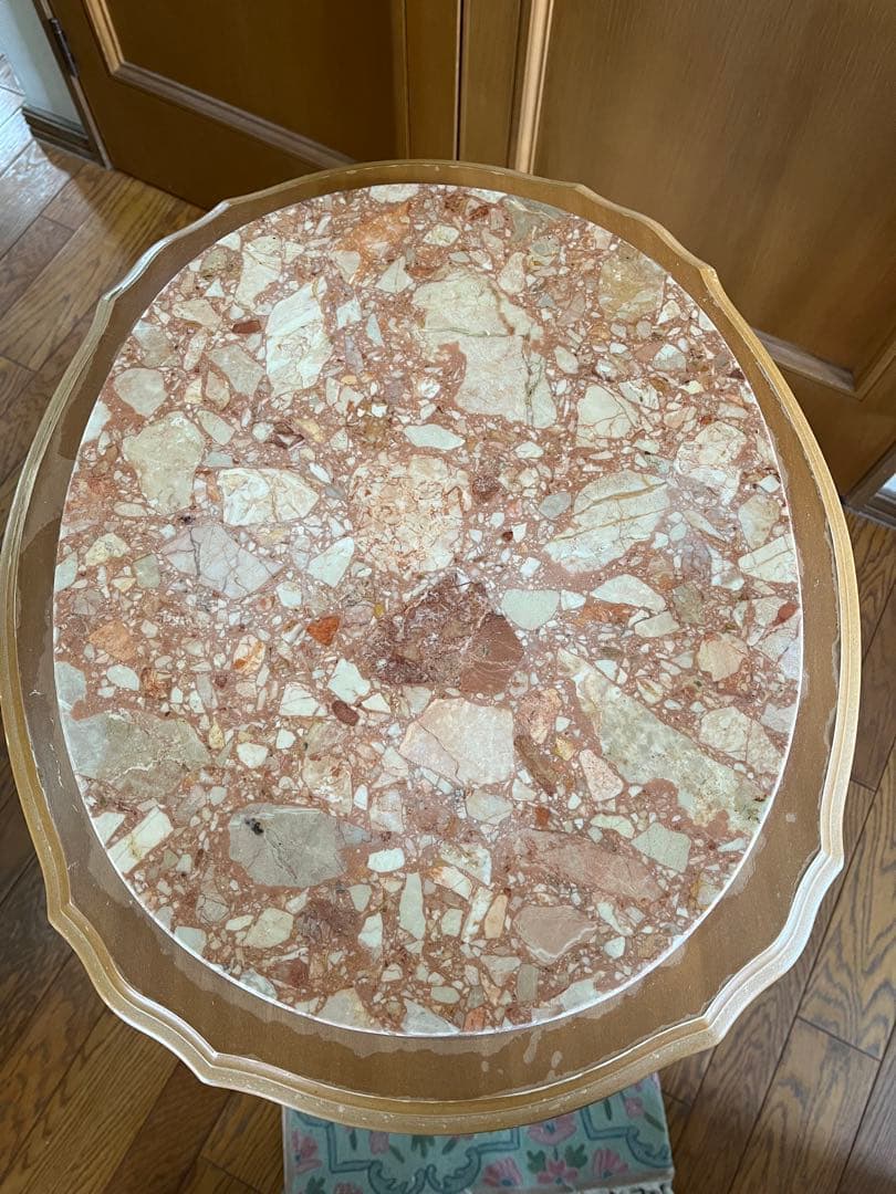 大理石　サイドテーブル　猫脚