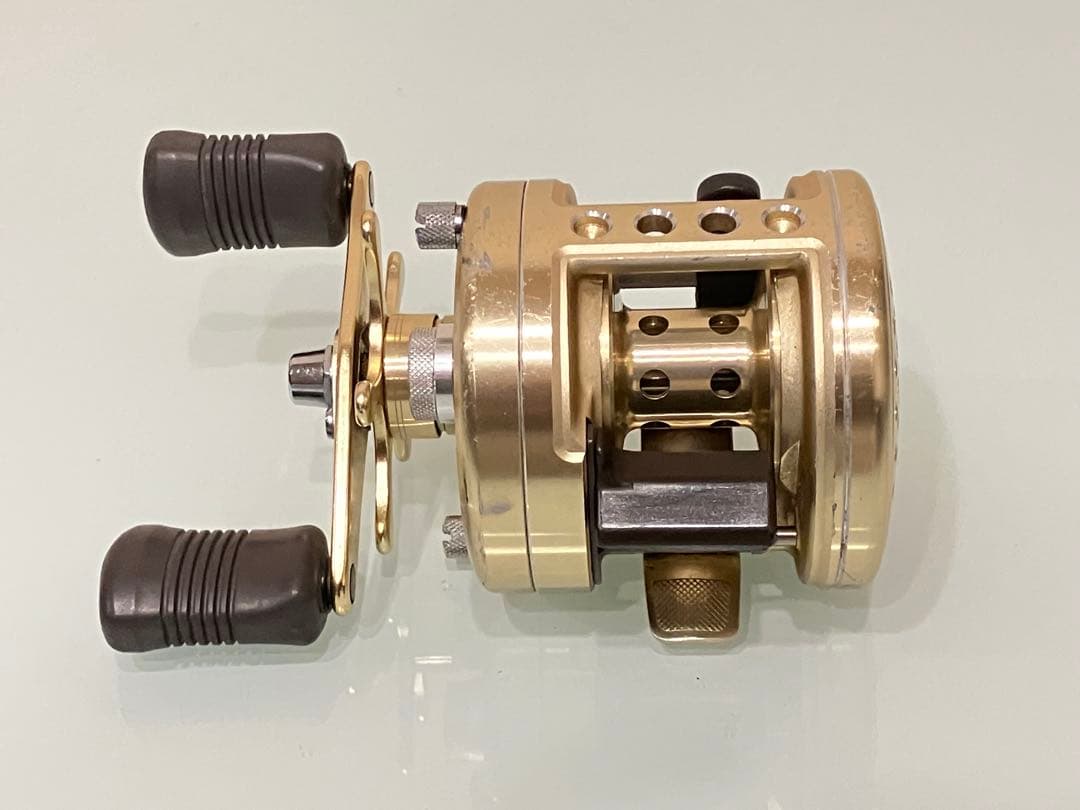 SHIMANO CALCUTTA 201XT ベイトリール　機関良好