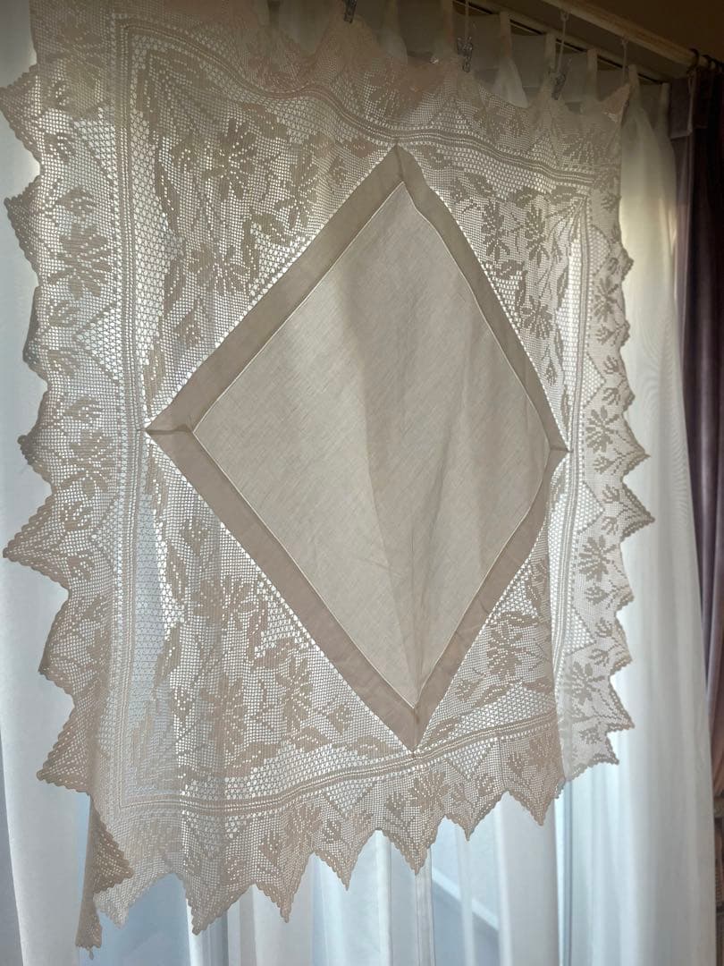 希少な英国アンティーク 麻×レース テーブルクロス 100cm