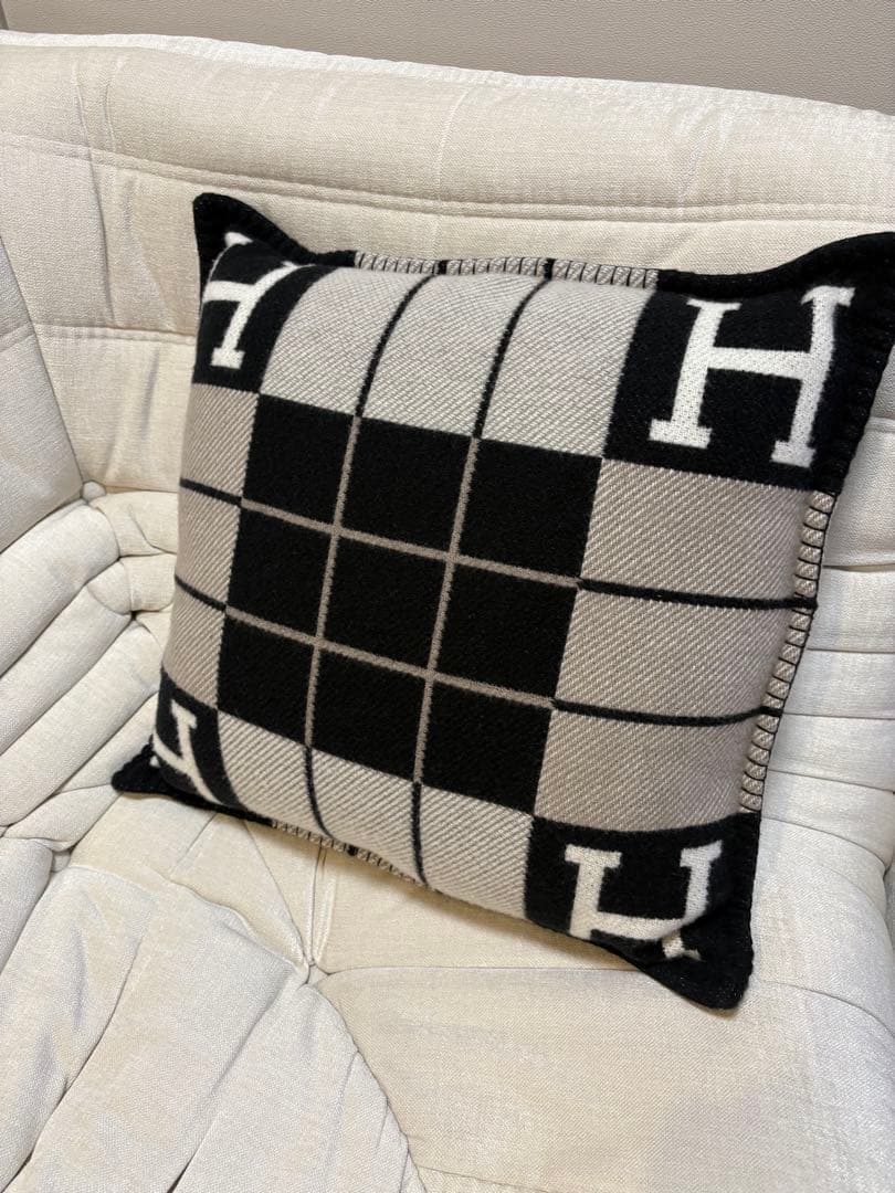 【未使用】HERMES クッション 《アヴァロンIII》 PM