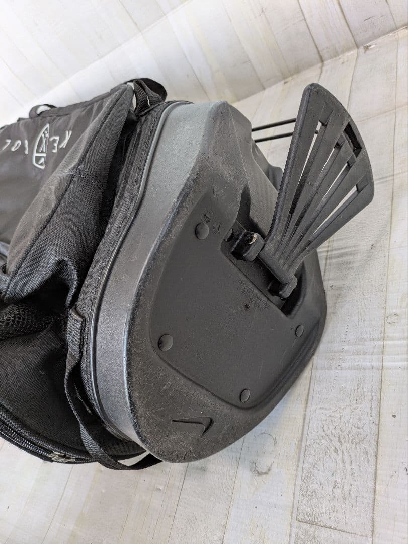 NIKE ゴルフキャディバック　スタンド付　ブラック