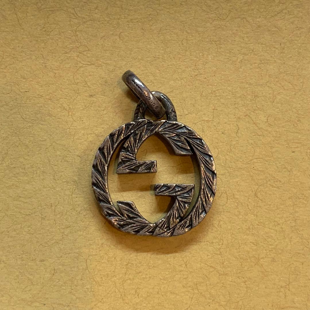 GUCCI　インターロッキング　アラベスク　Gラージネックレストップ