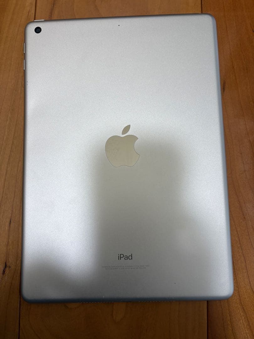 iPad 6世代　9.7インチ 32GB MR7G2J/A シルバー