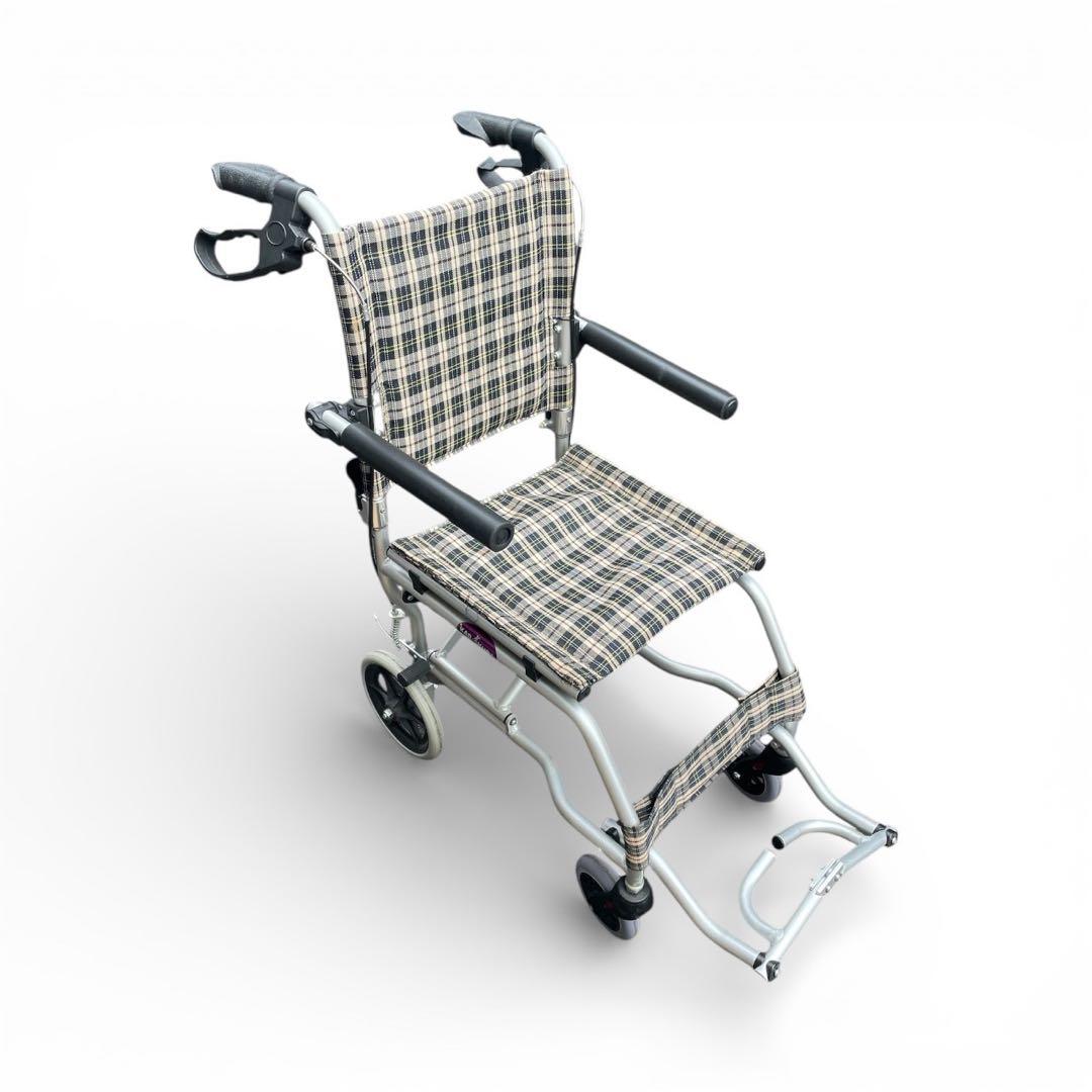 KADOKURA 簡易型介助用車椅子 ネクスト