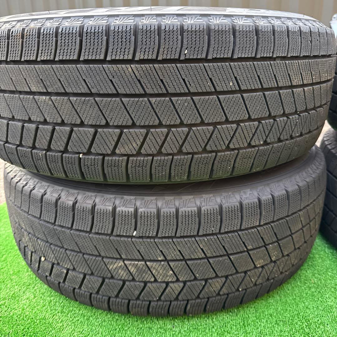BRIDGESTONE スタッドレス　225/60R17 PCD100 5H