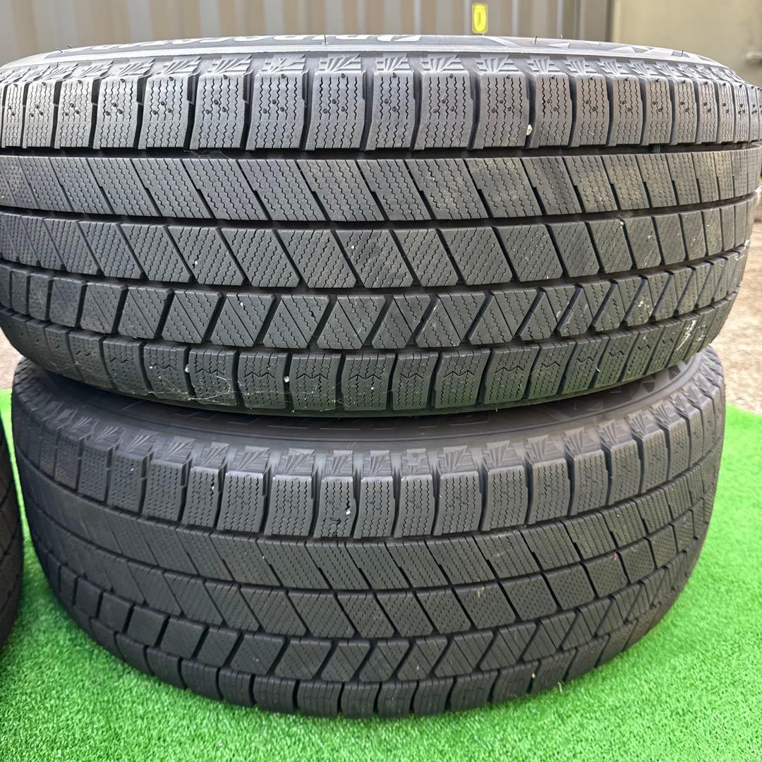 BRIDGESTONE スタッドレス　225/60R17 PCD100 5H