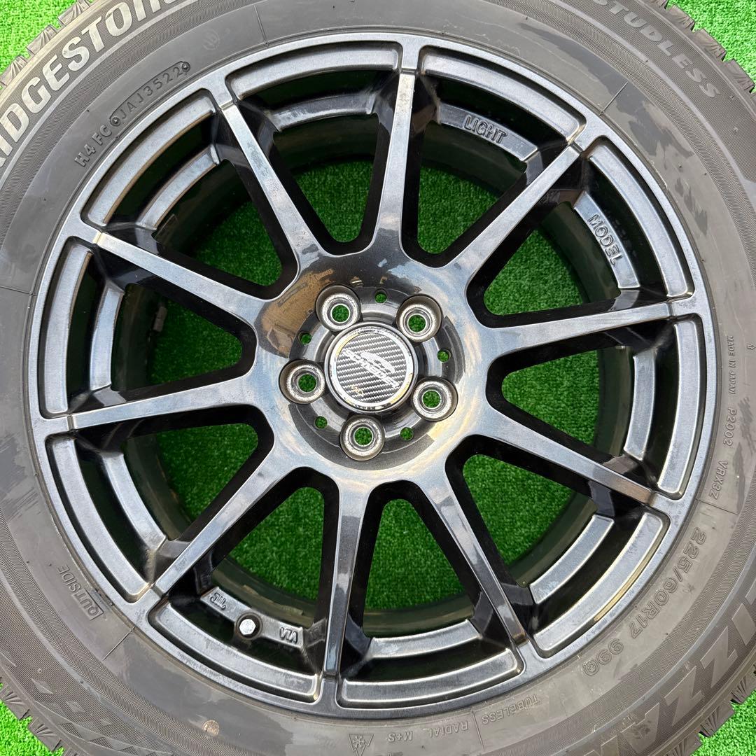 BRIDGESTONE スタッドレス　225/60R17 PCD100 5H