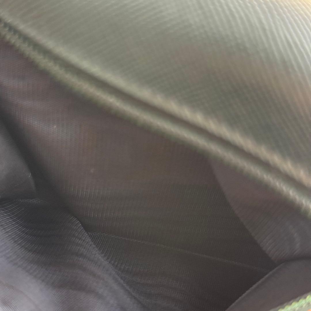 プラダ サフィアーノ 三つ折り財布 ダークグリーン 三角ロゴ