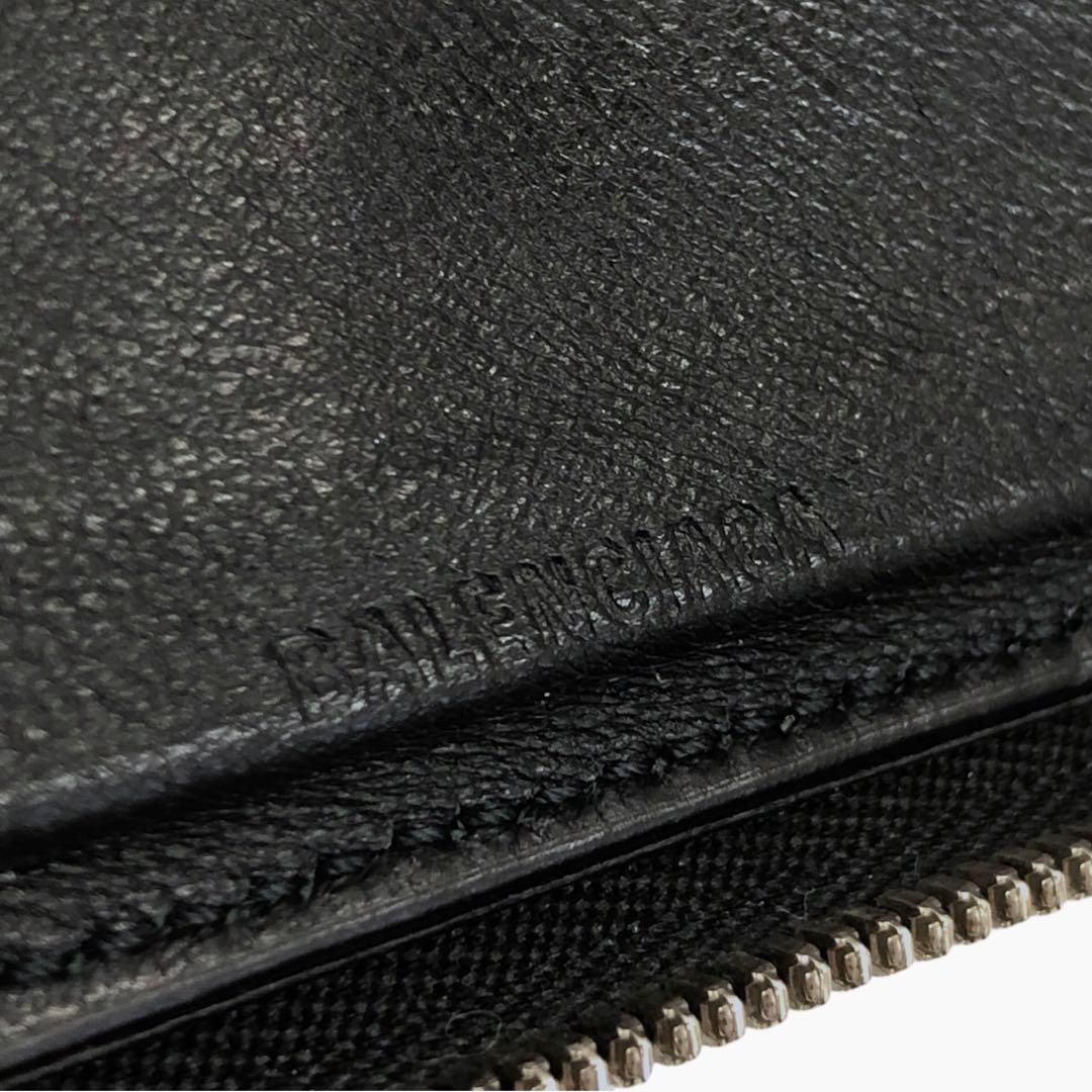 バレンシアガ エッセンシャル スモールウォレット ストラップ付き 財布