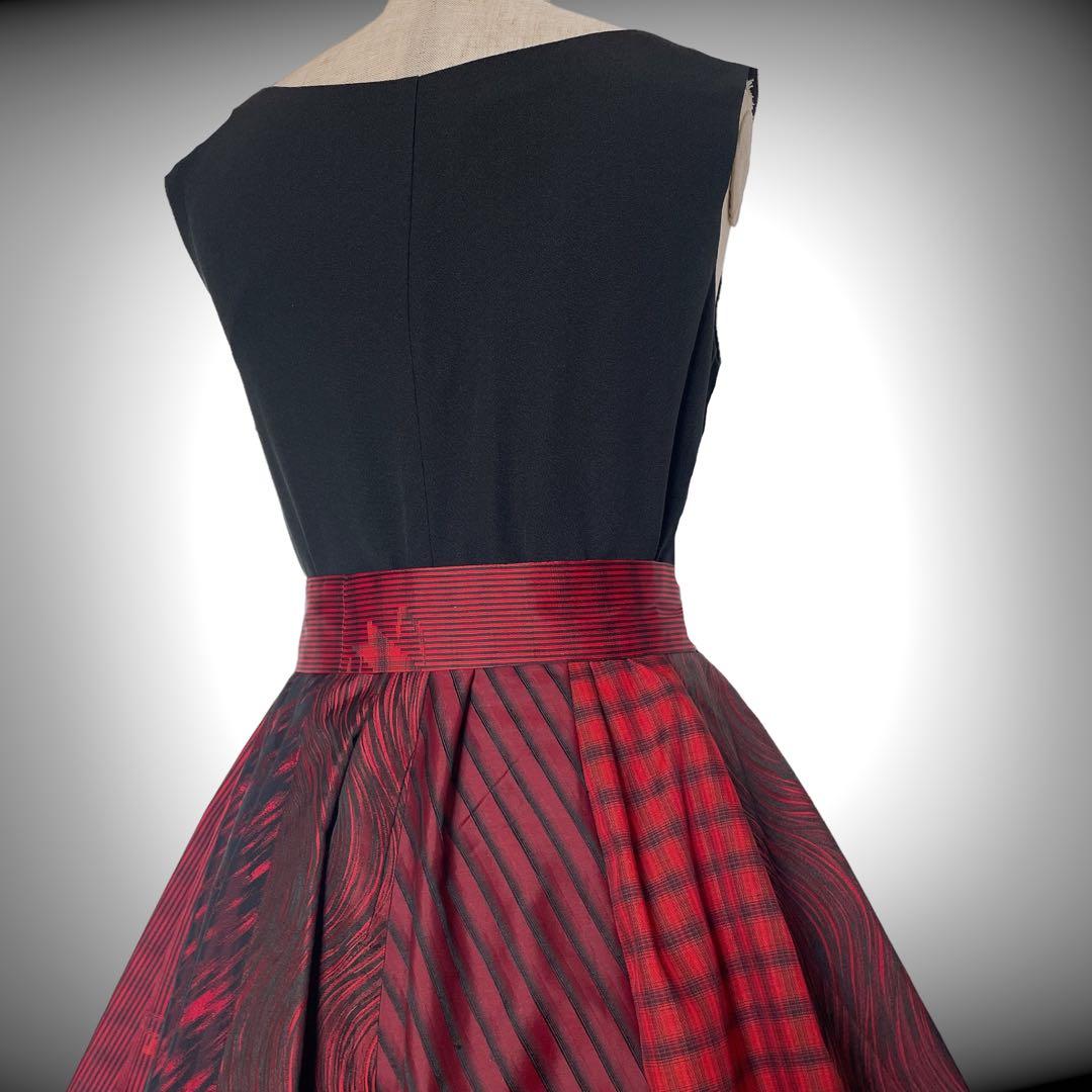サッシュベルト付き 赤黒で魅せるフレアーロングワンピース 結婚式 着物リメイク