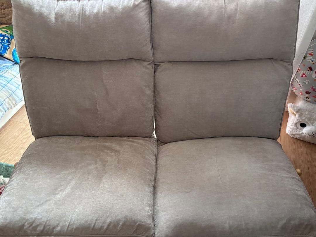 ベージュモダンソファ2人掛け 左右共180℃リクライニング可能　嬉しいハイバック