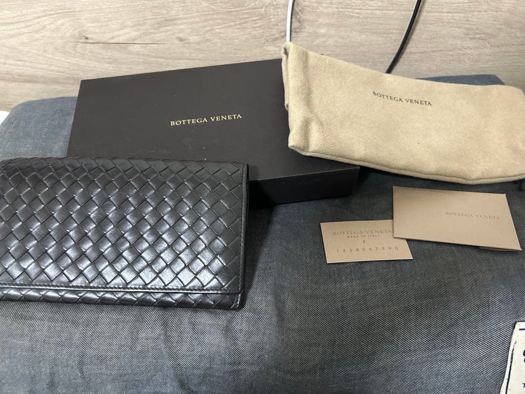 これが値下げ最終です！Bottega Veneta ブラックレザー長財布