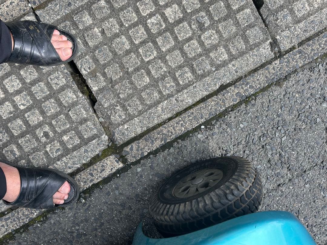 スズキ セニアカーET4D完動品！純正バッテリーで満タン充電4個ランプ点いてます