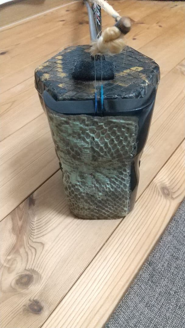 ニ胡　民族古楽器 ソフトケースと音程表示装置、替えの弓、内弦、外弦付き