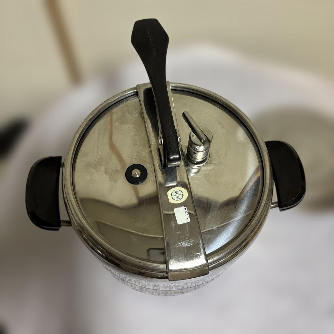 LAGOSTINA18/10圧力鍋ラゴスティーナ 圧力鍋 7Lイタリア製