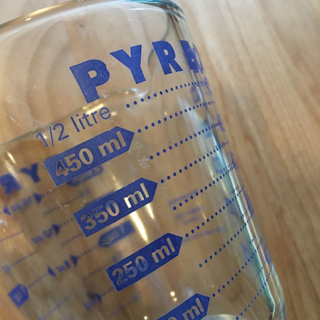 PYREX 計量カップ 1/2リットル パイレックス 青文字 旧ロゴ 500ml