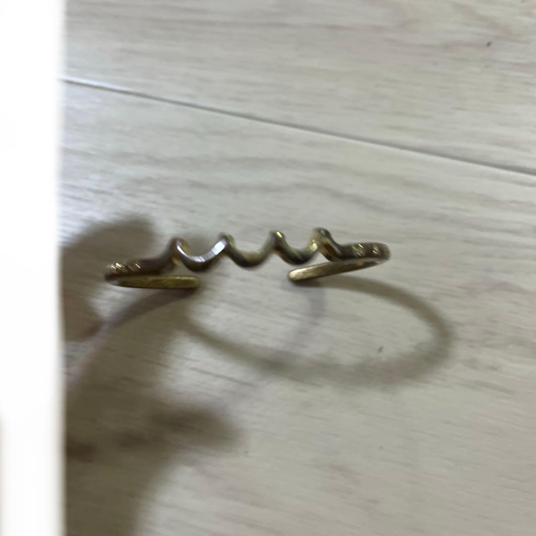 波形デザイン 金属製オープンバングル