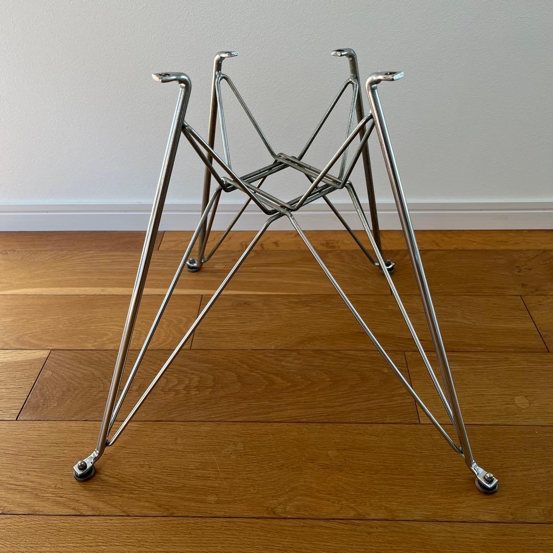 モダニカ　イームズ アームシェルチェア