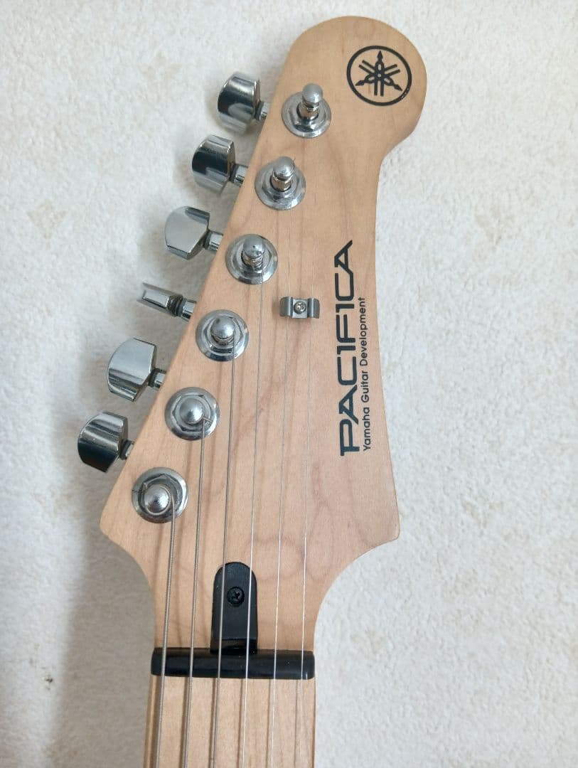 Yamaha PAC112VMX ロック式ストラップ付きエレキギター　パシフィカ