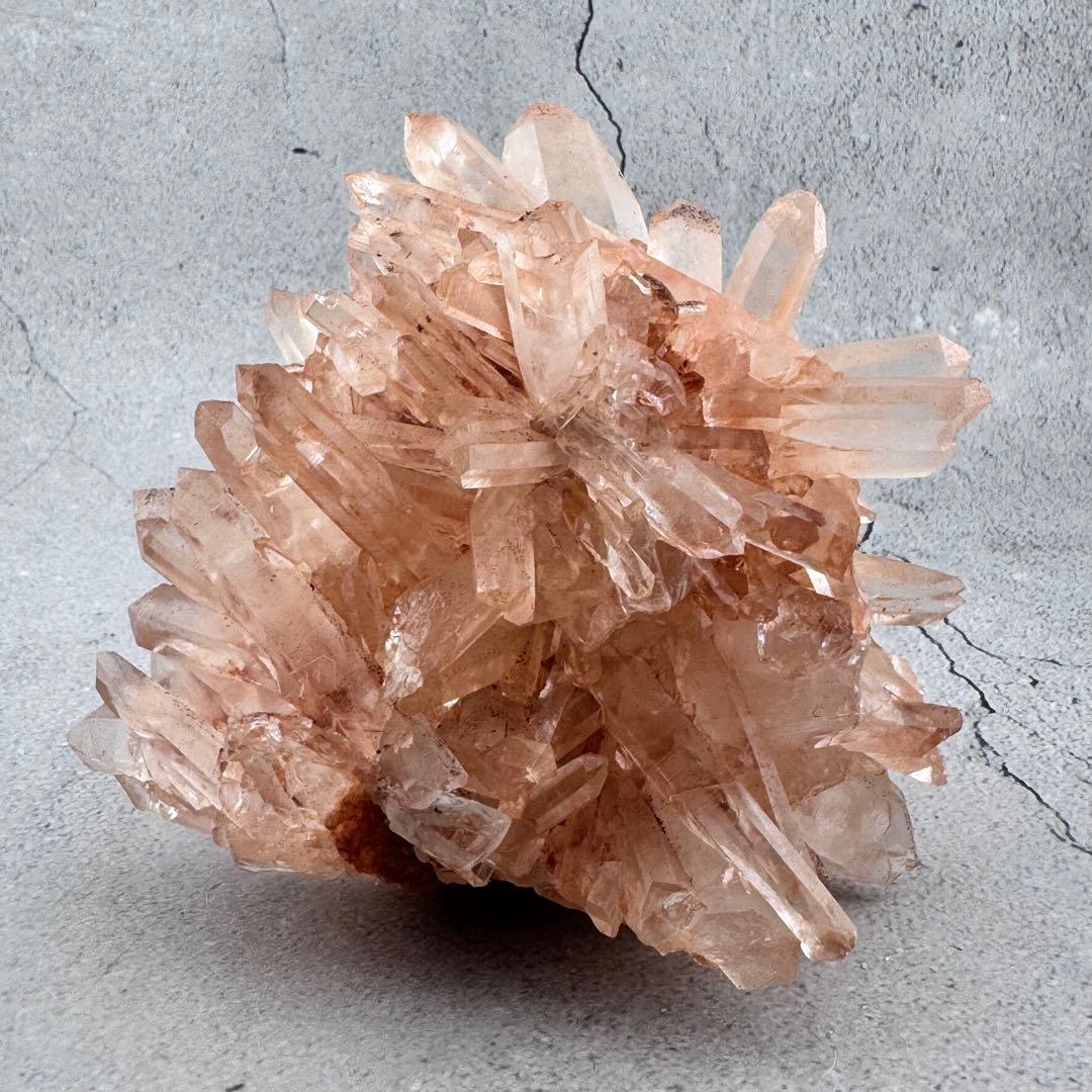 G-158マダガスカル産 花型オレンジピンククォーツクラスター 天然石　水晶原石