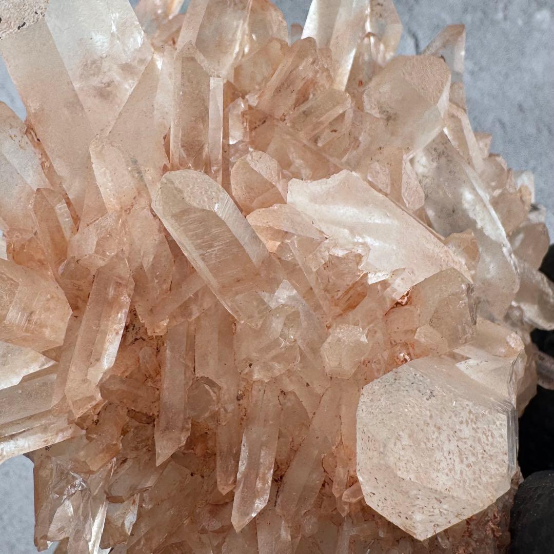 G-158マダガスカル産 花型オレンジピンククォーツクラスター 天然石　水晶原石