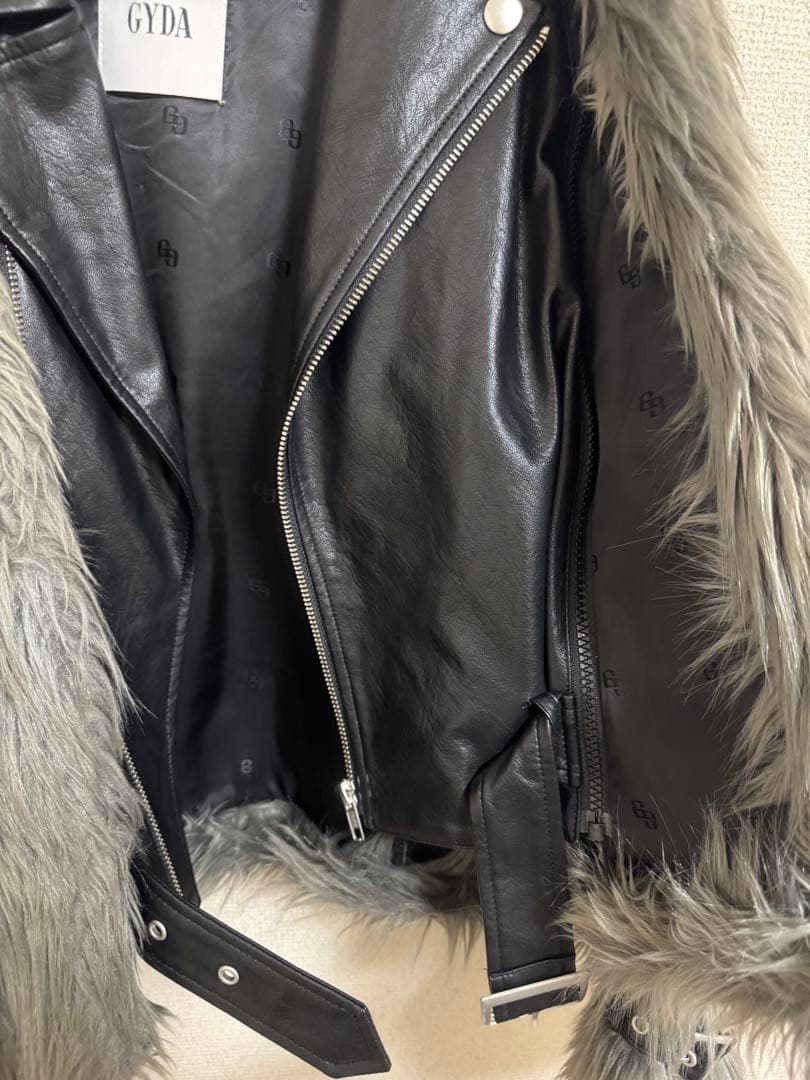 【美品】GYDAレイヤードエコファーベルトライダースジャケット グレー
