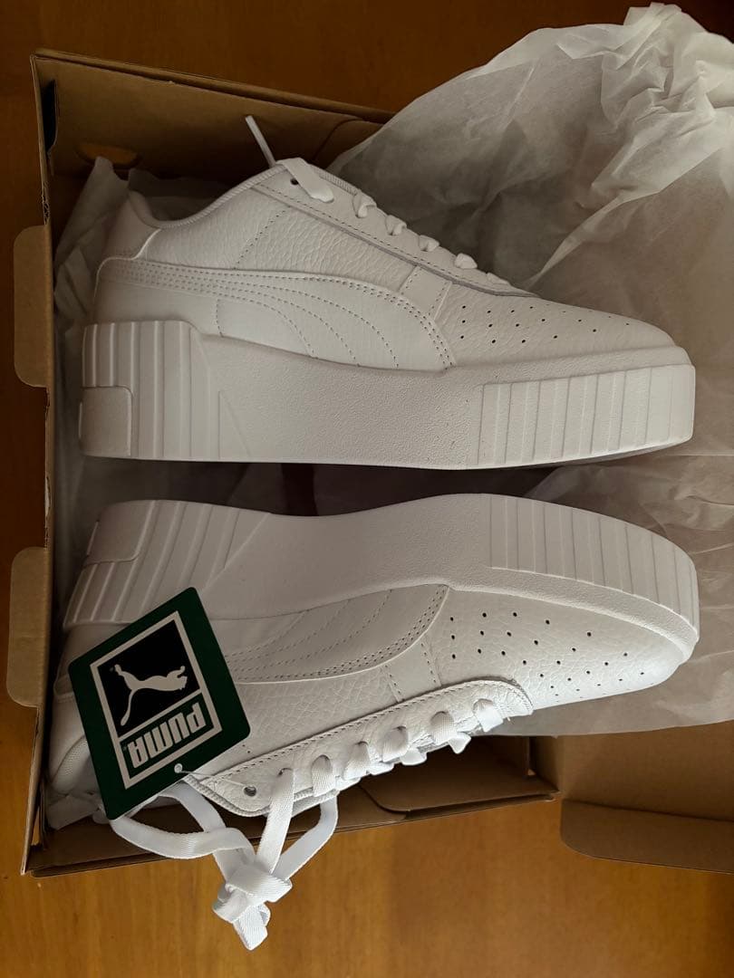 【新品】PUMA レディース CALI ウェッジ　厚底 スニーカー　靴　23.5