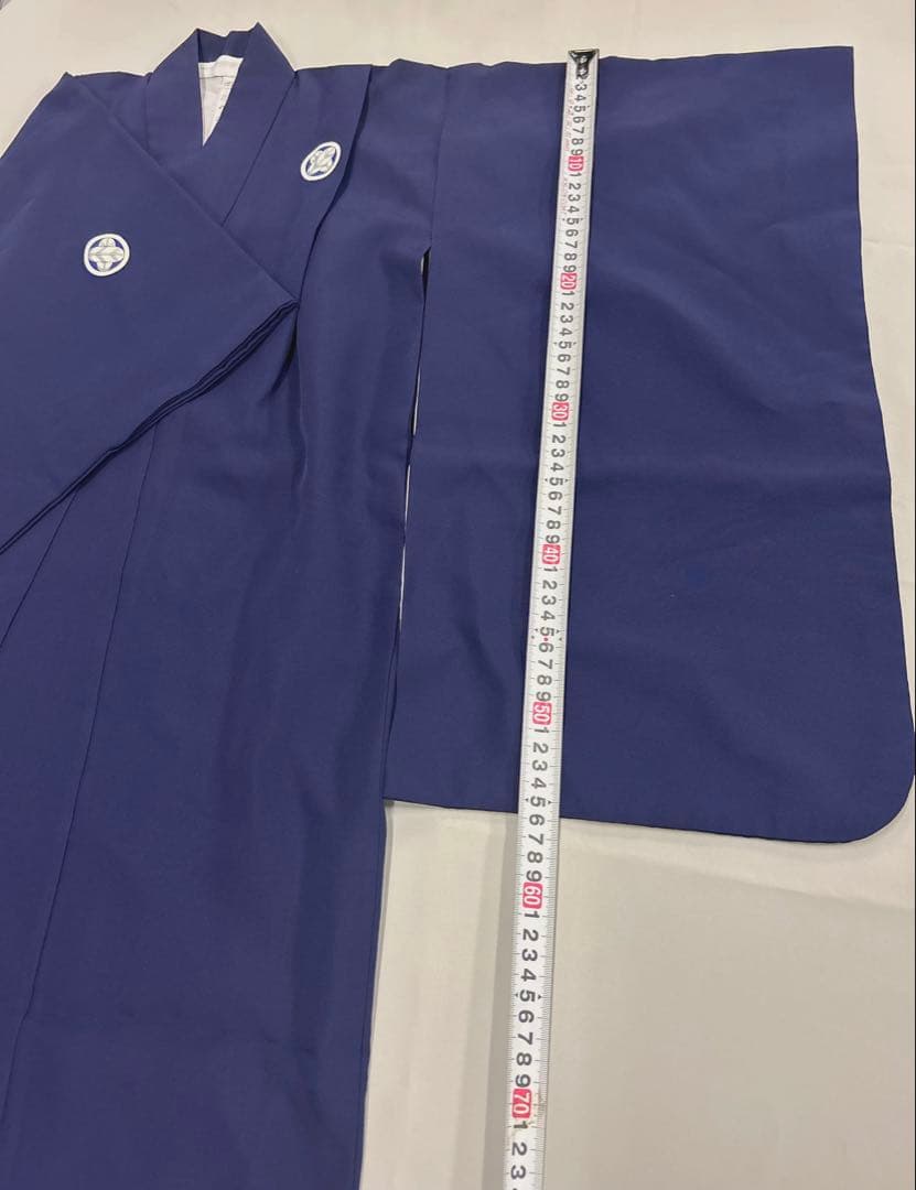 七五三 7歳男の子用7点セット。黒地に花柄の袴と草履、19.5cm