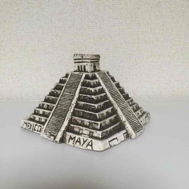 チェチェンイッツァ  置物