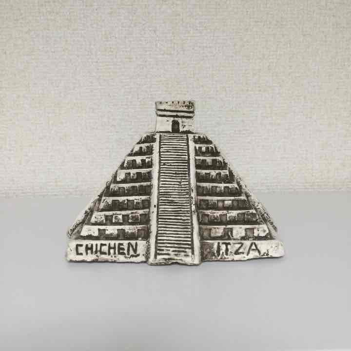 チェチェンイッツァ  置物