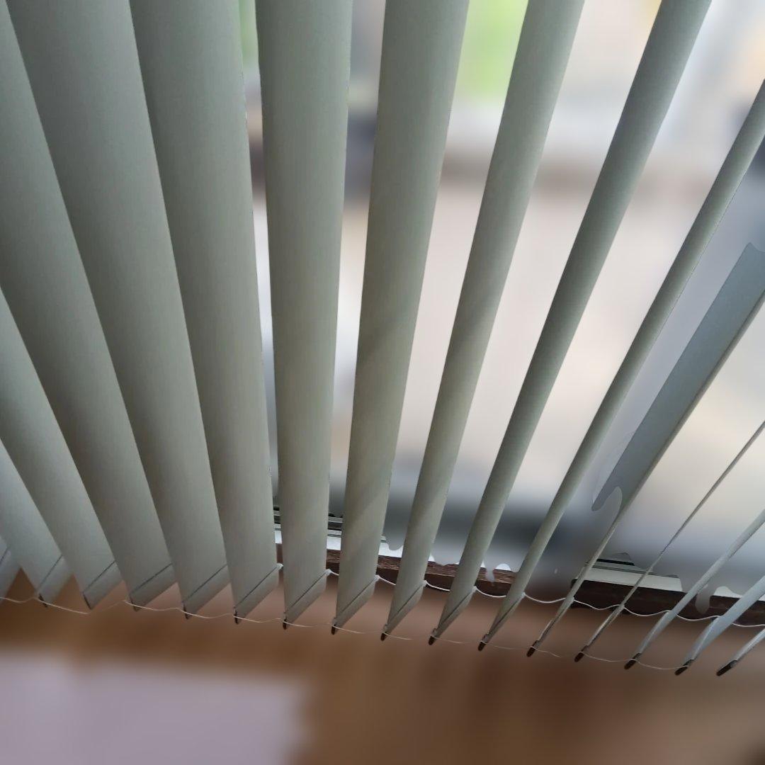 タチカワブラインドカーテンライトグレー　縦型ブラインド 1830✕1850