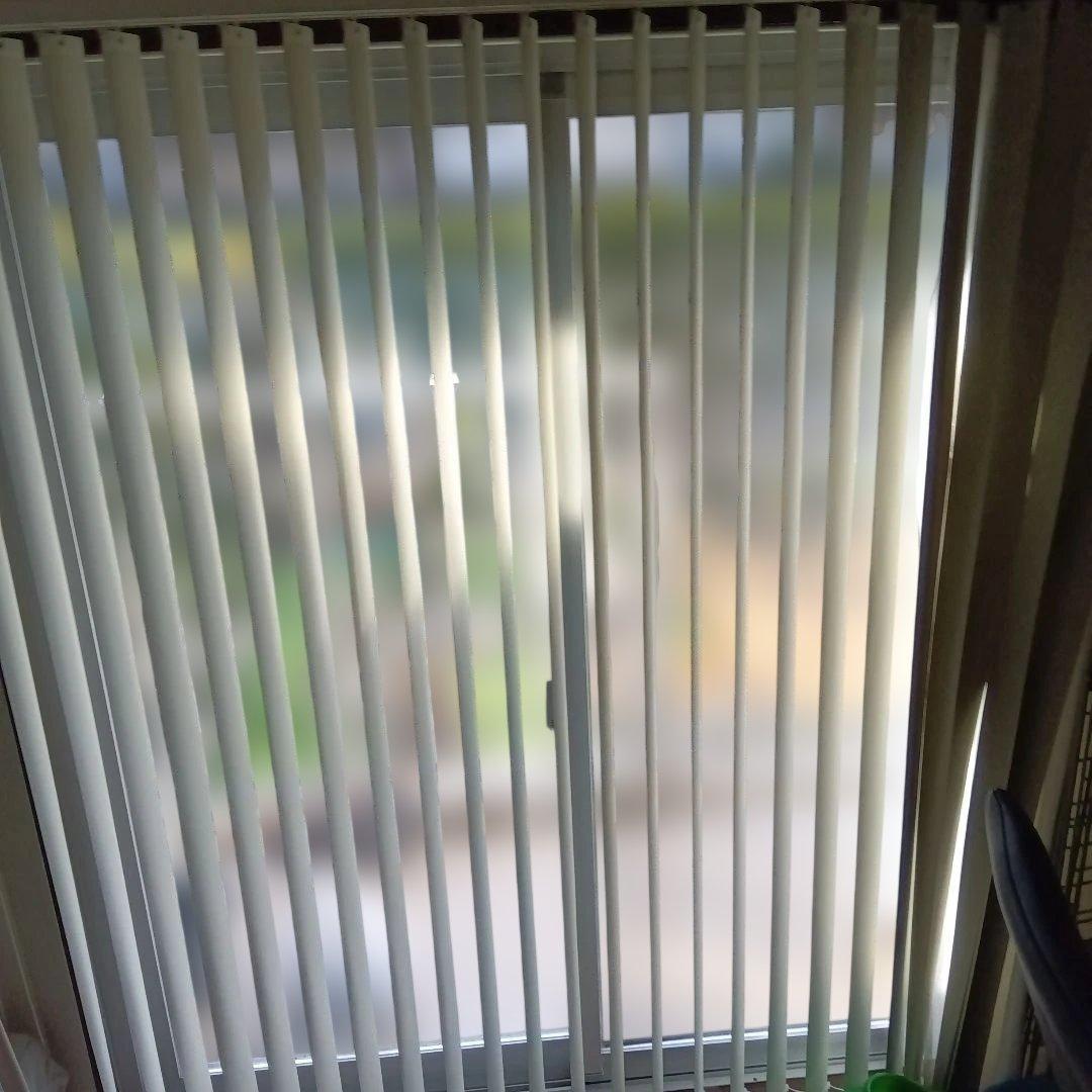 タチカワブラインドカーテンライトグレー　縦型ブラインド 1830✕1850