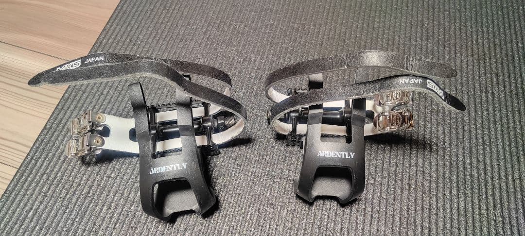 MKS アルミペダル ストラップ付き セット販売のみ