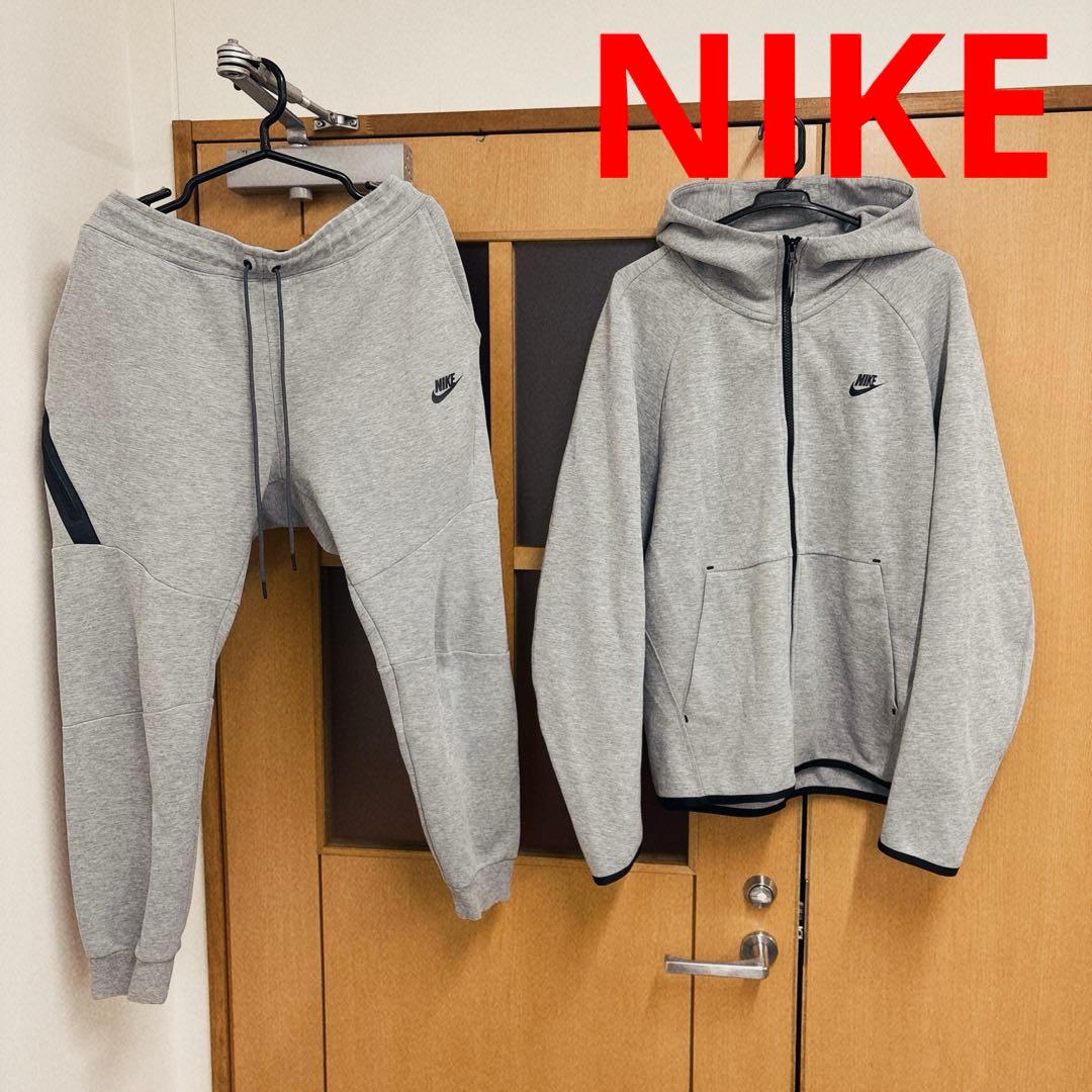 NIKE テックフリース　パーカー　スウェット　長ズボン　セットアップ