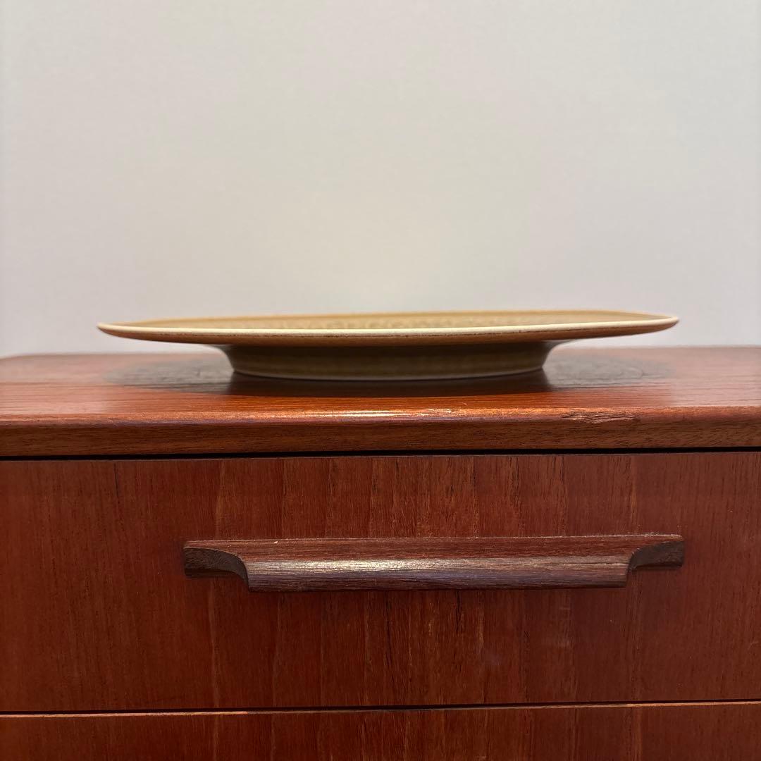 北欧ヴィンテージ　クイストゴー　レリーフ　ラウンドプレート　高台つき　27センチ