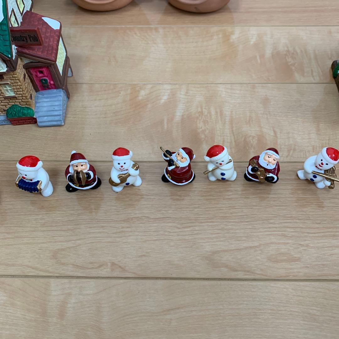 ミニチュアハウスクリスマスディスプレー　陶器のお家　雪の粉付き