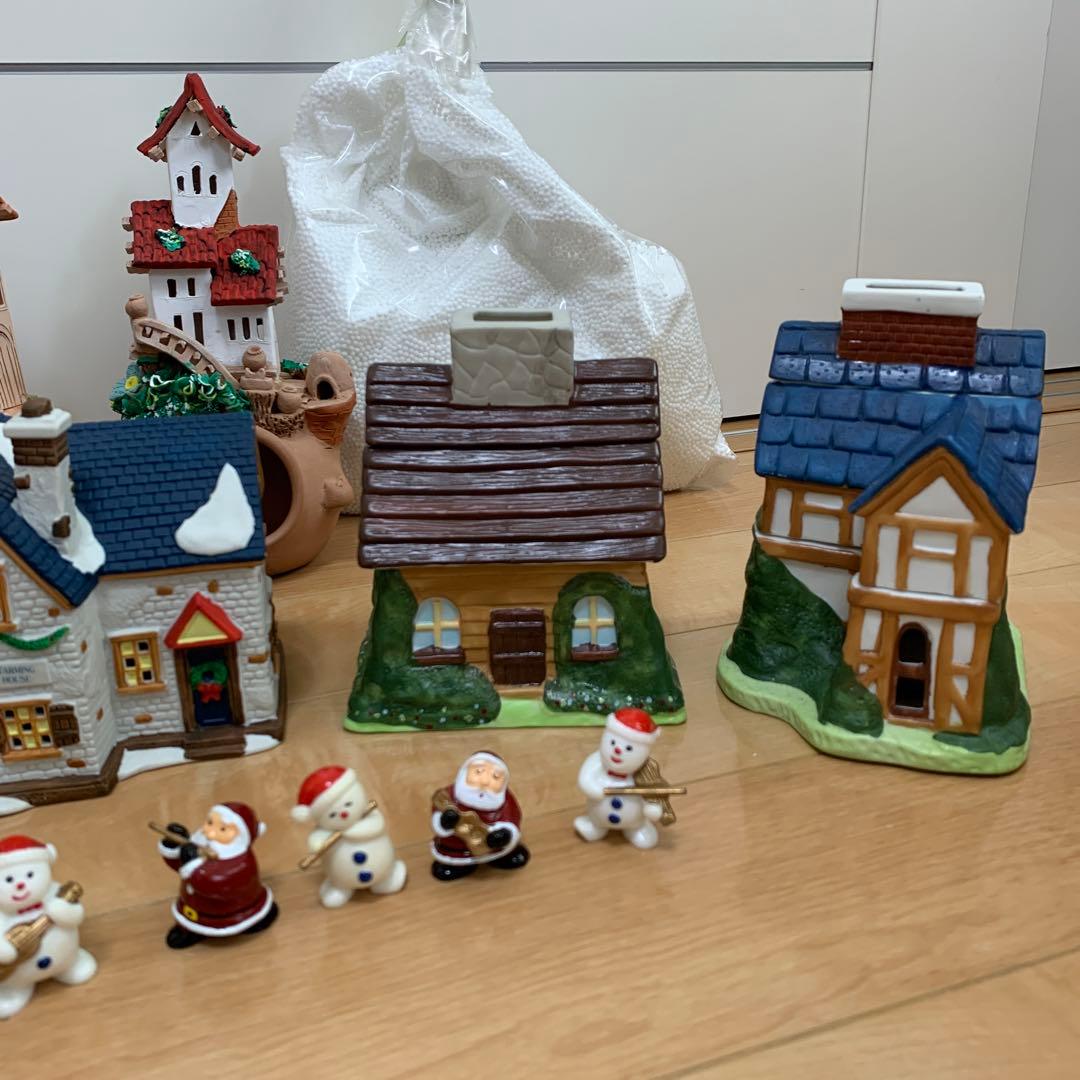 ミニチュアハウスクリスマスディスプレー　陶器のお家　雪の粉付き