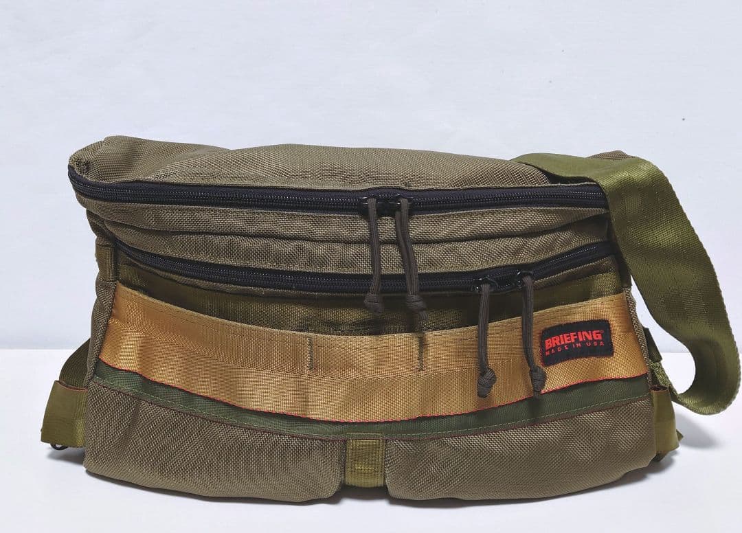 ブリーフィング メッセンジャー ショルダーバッグ アメリカ製 多機能大容量