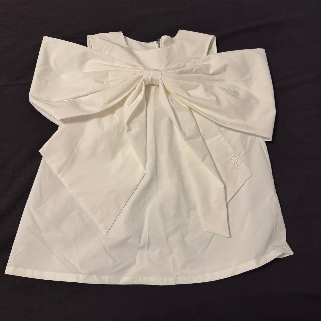 Bibiy. リボンボウタイデザイン ホワイトトップス Fサイズ